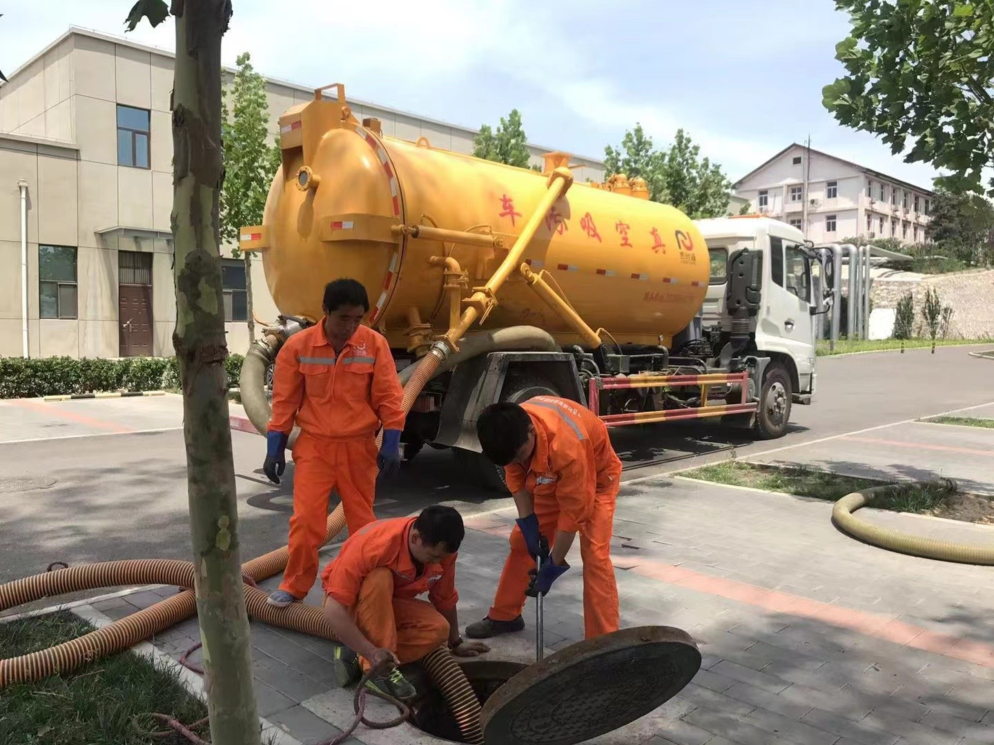 宁晋化粪池清理与5-8吨吸粪车施工效率分析